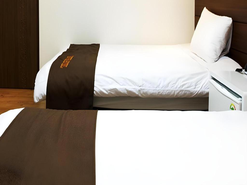 Ewha Hotel Csedzsu Kültér fotó