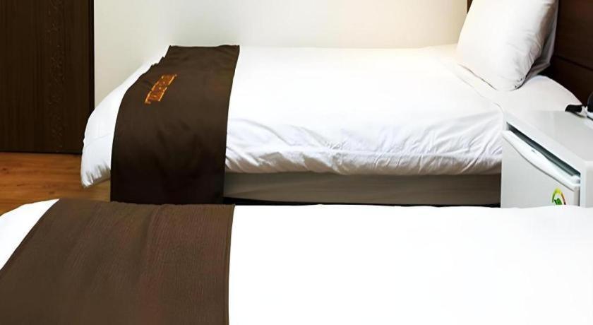 Ewha Hotel Csedzsu Kültér fotó
