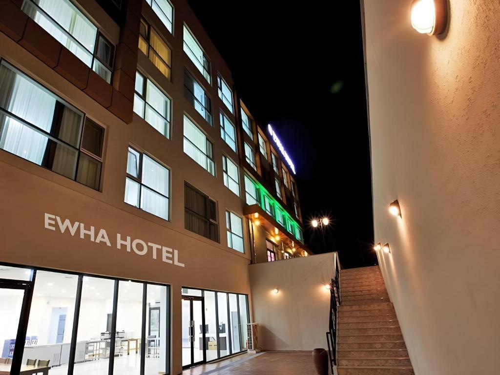 Ewha Hotel Csedzsu Kültér fotó